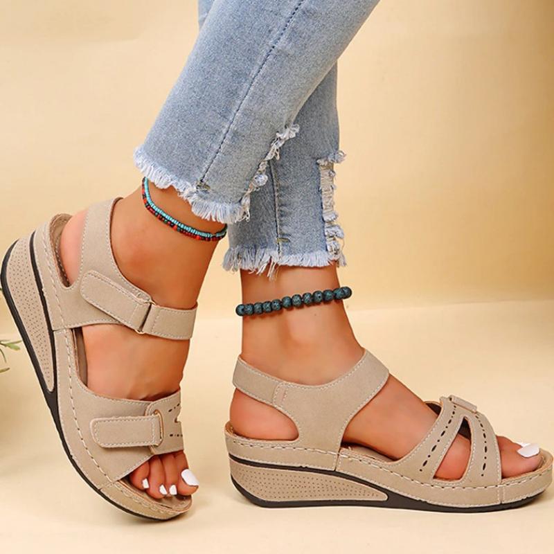 Avslappnade Plattformssandaler