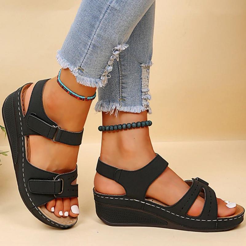 Avslappnade Plattformssandaler