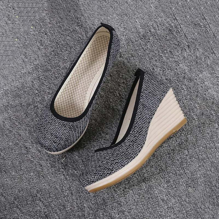 Avslappnad Wedge Skor